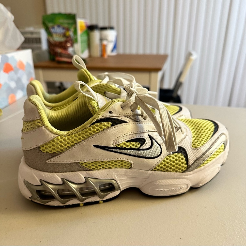 Nike Zoom Air Fire Women’s Sneakers